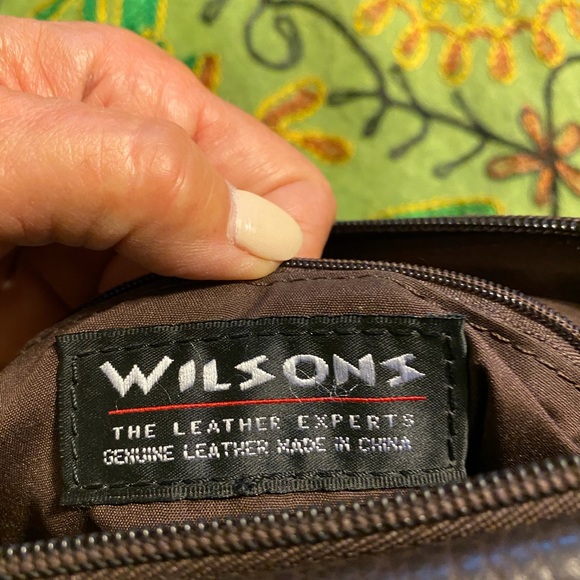 Vintage Wilson Brown Leather Crossbody Bag. - Picture 8 of 9